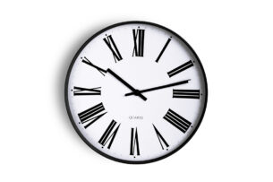 HOROLI, https://dev1-mda.konsimo.pl/kolekcja/horoli/ Zegar biały/czarny - zdjęcie