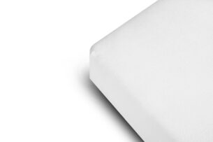 DERMI, https://dev1-mda.konsimo.pl/kolekcja/dermi/ Prześcieradło z gumką biały - zdjęcie