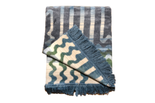 FIGO, https://dev1-mda.konsimo.pl/kolekcja/figo/ Koc granatowy/wielokolorowy - zdjęcie